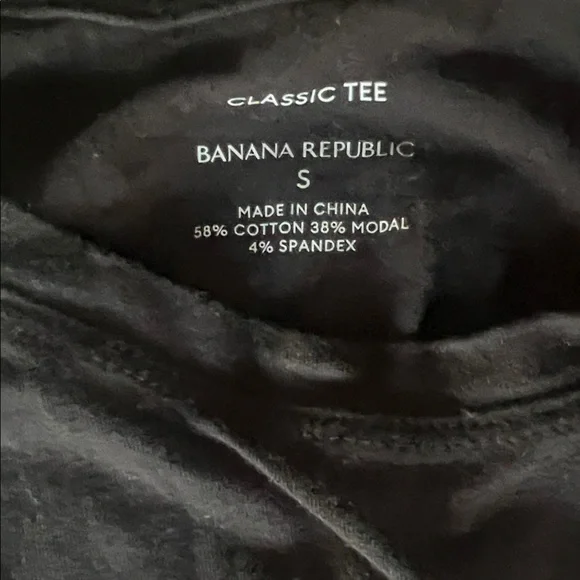 Banana Republic Black and White Long Sleeve Tees - Picture 4 of 5